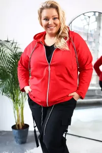 Sarkana jaka ar kapuci - lielie izmēri sievietēm
